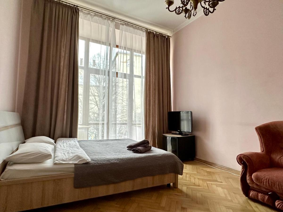 Romantic Apartments - Оn Valova Street ลวีฟ ภายนอก รูปภาพ